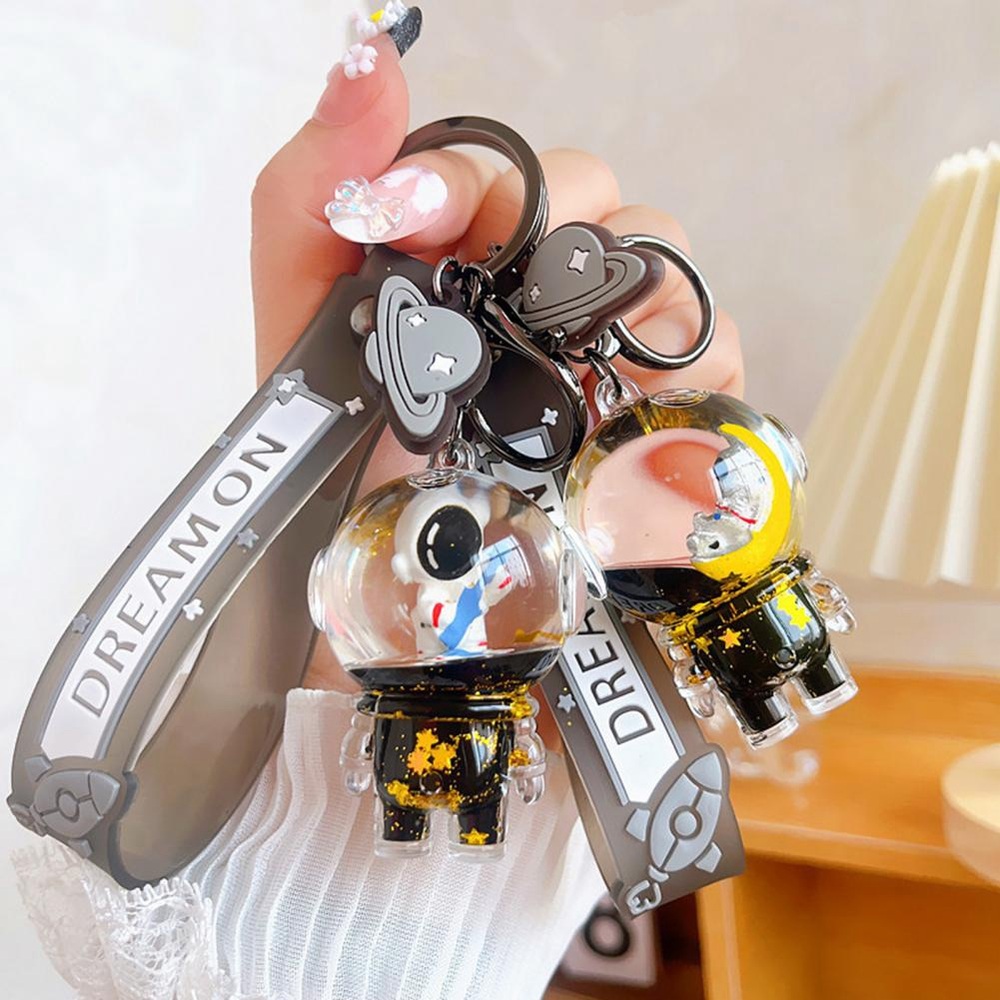 Astronaut Keychain - Picture 7 of 8